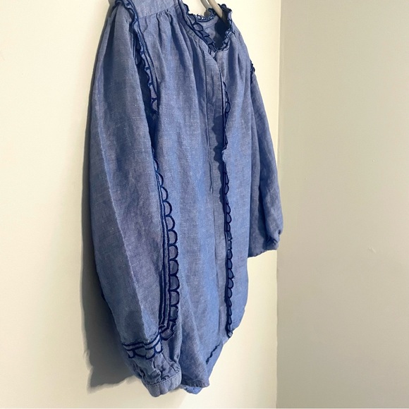 Sweet Ann Taylor Denim Blue Embroidered Scallop Trim Top in Size Medium - Picture 5 of 10